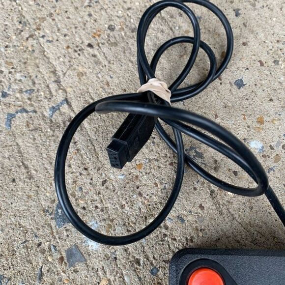 2 Atari 2600 Joysticks Untested - Picture 4 of 7